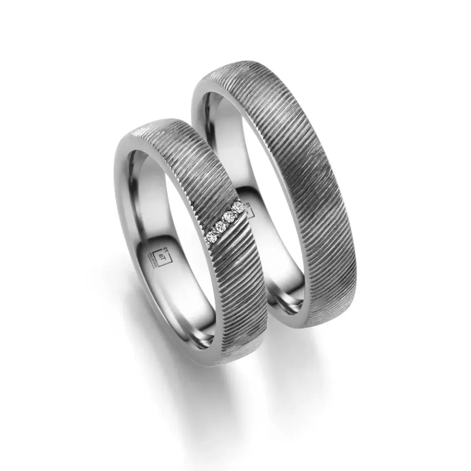 Alianzas de boda de tántalo con diamantes