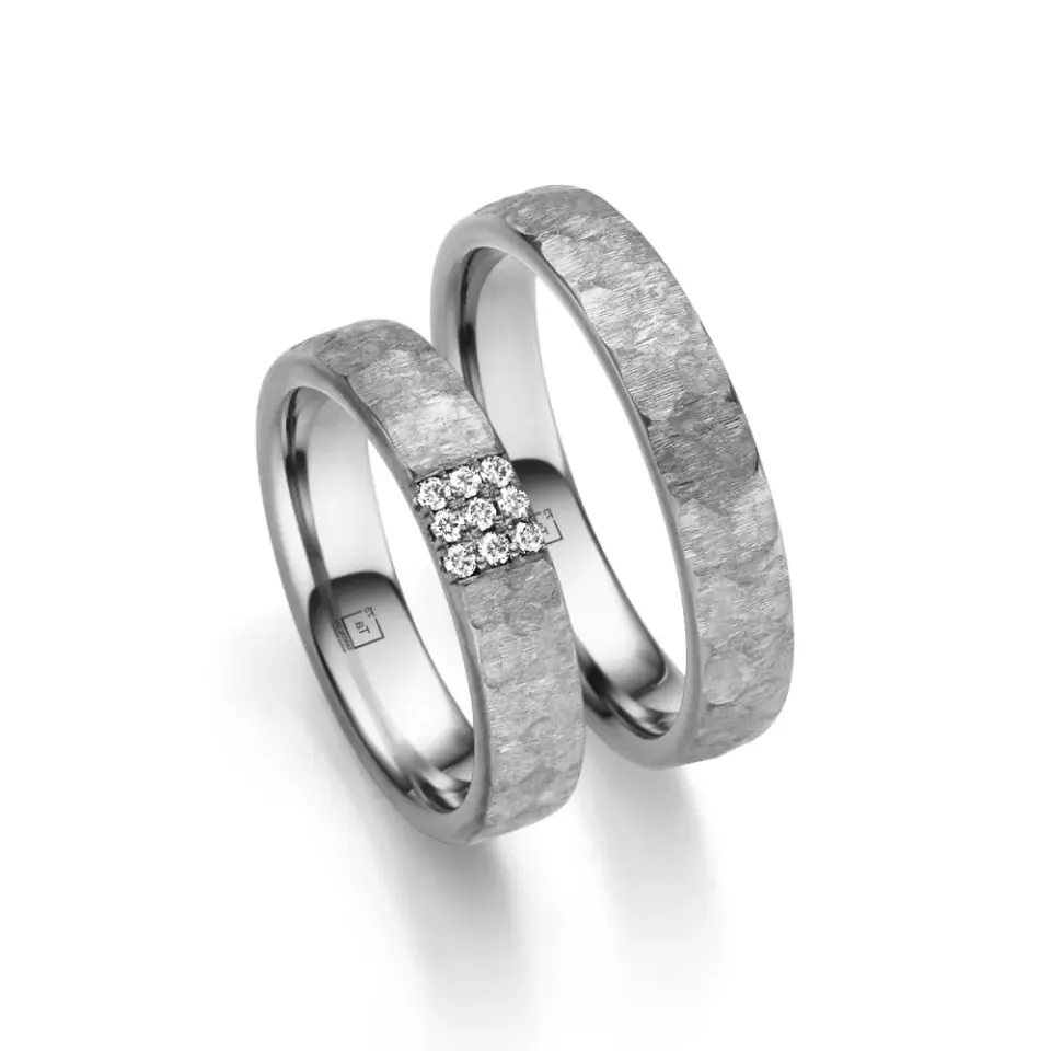 Alianzas de boda de tántalo con diamantes