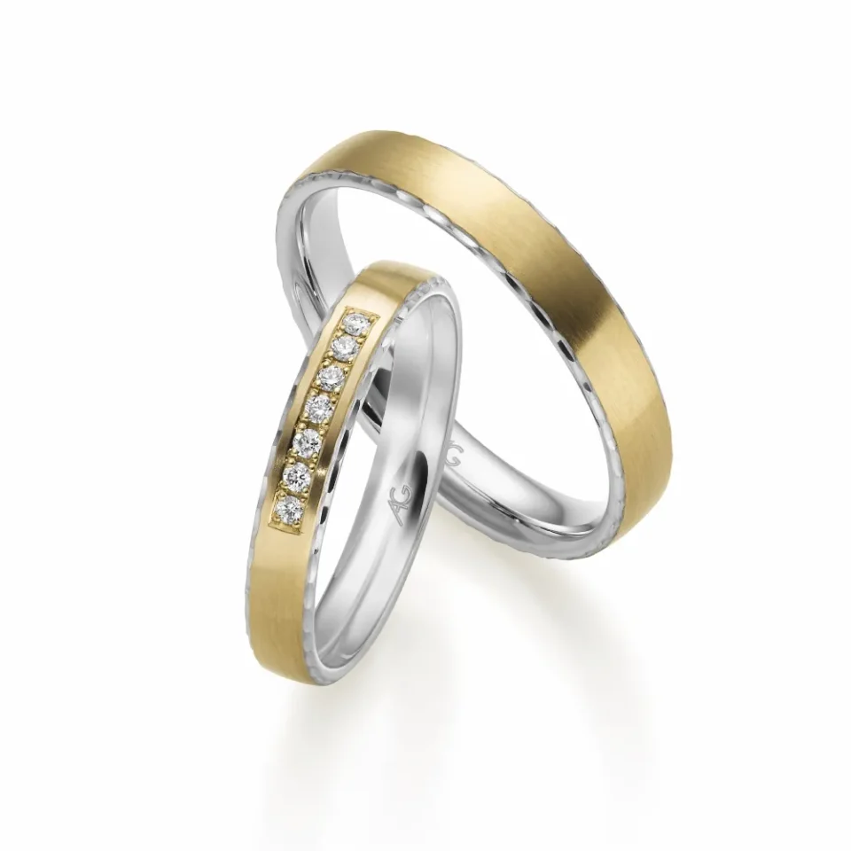 Alianzas de boda de oro amarillo y oro blanco con diamantes