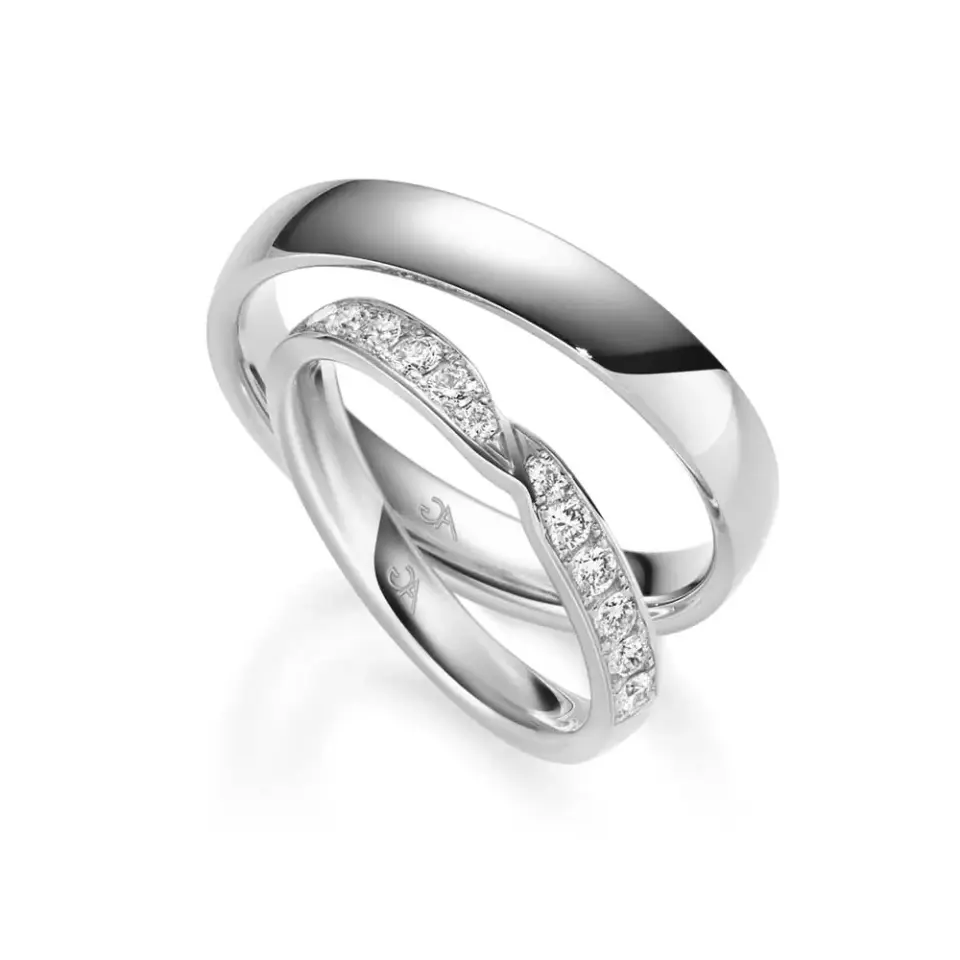 Alianzas de boda de oro blanco con diamantes