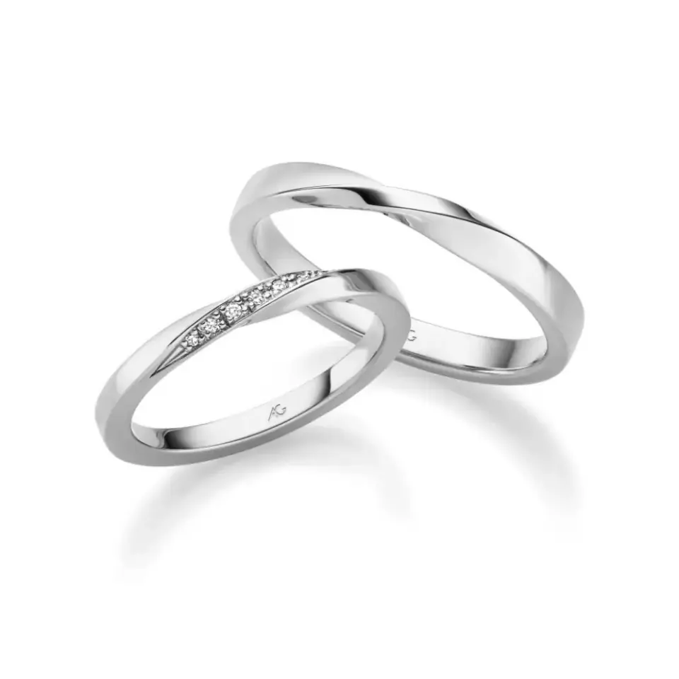 Alianzas de boda de oro blanco con diamantes