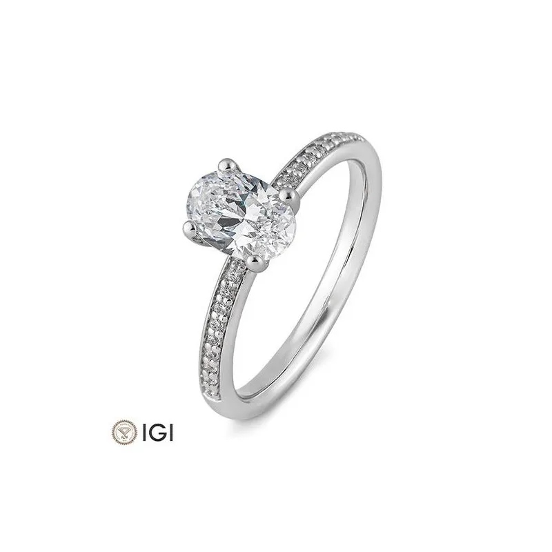 Anillo de compromiso de oro blanco con diamantes
