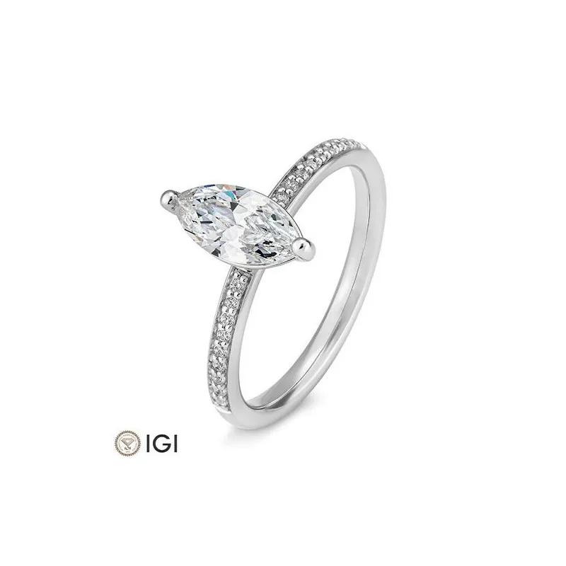 Anillo de compromiso de oro blanco con diamantes
