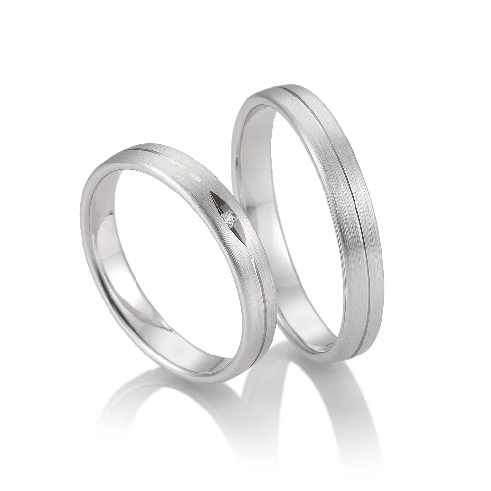 Alianzas de boda de platino con diamante