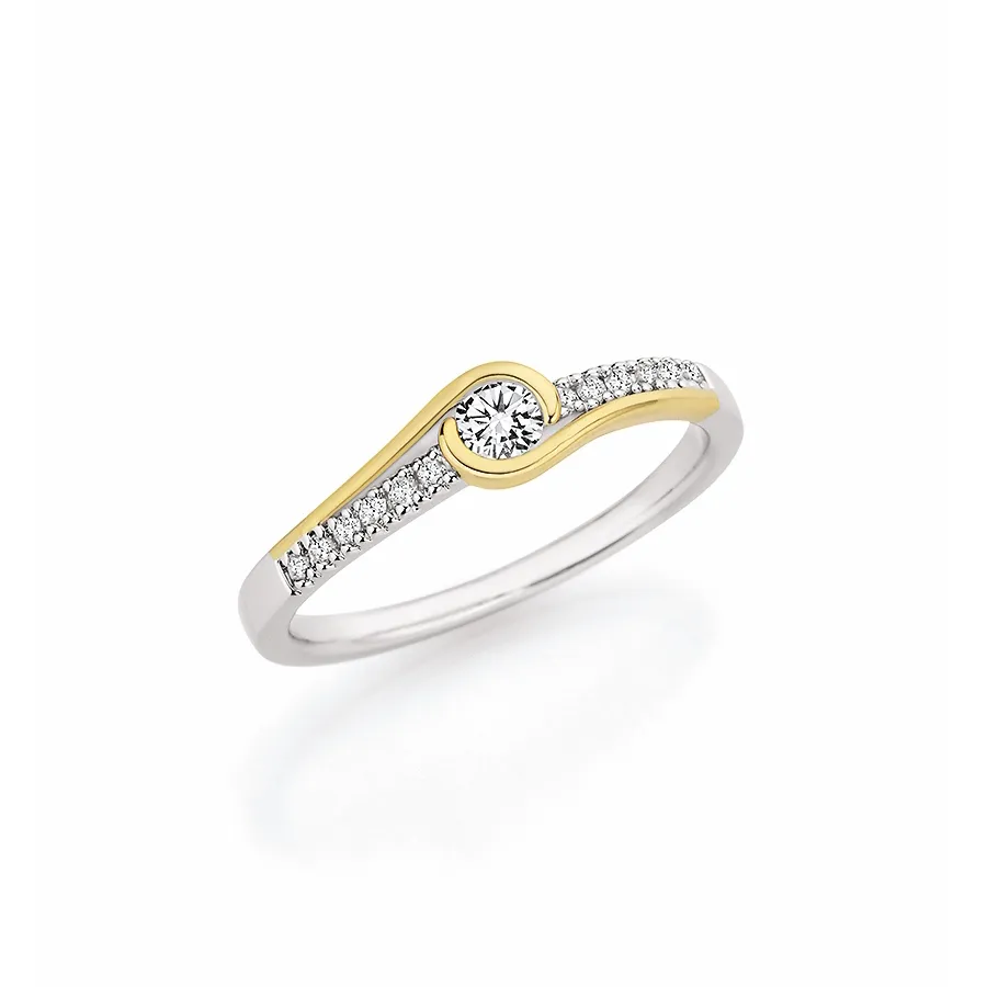 Anillo de compromiso de platino con diamantes