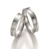 Alianzas de boda de platino con diamantes