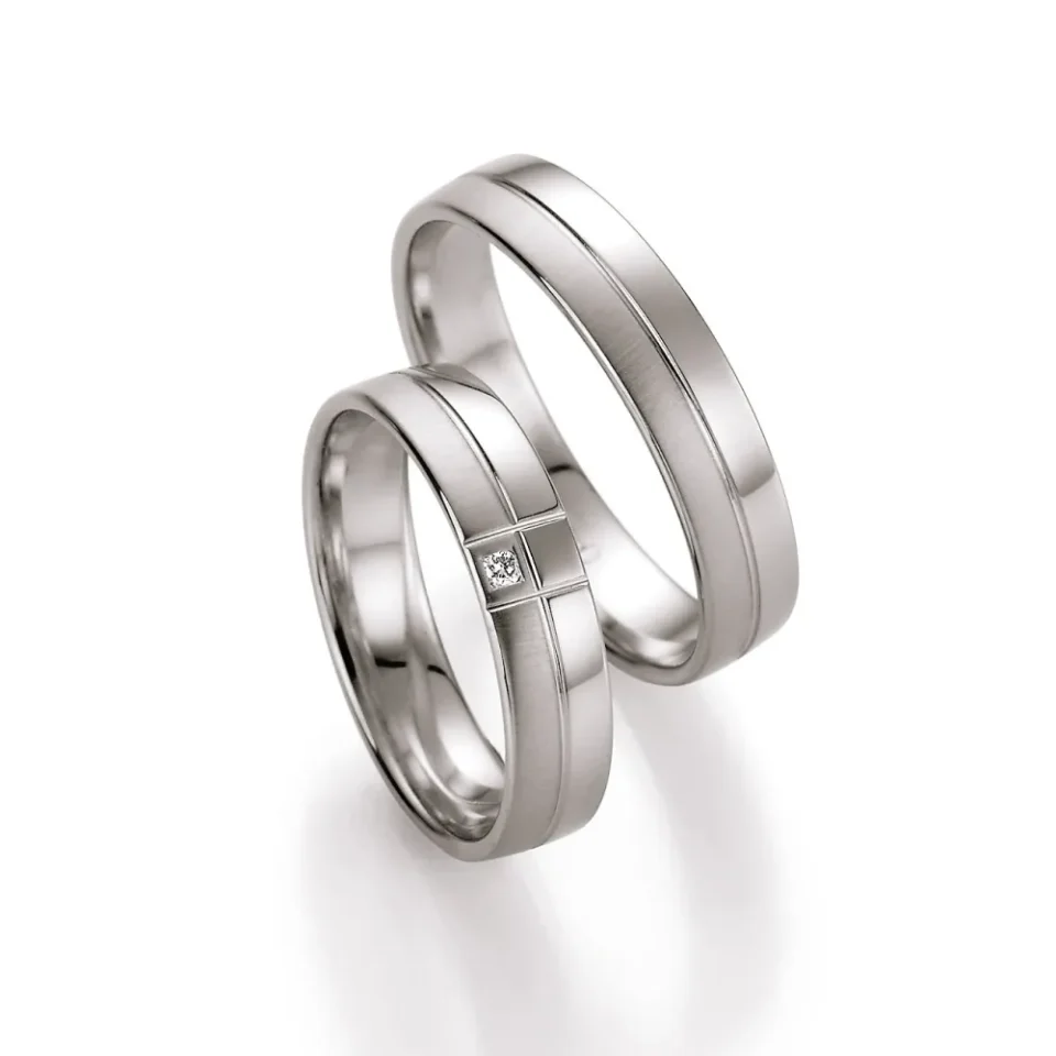 Alianzas de boda de platino con diamante
