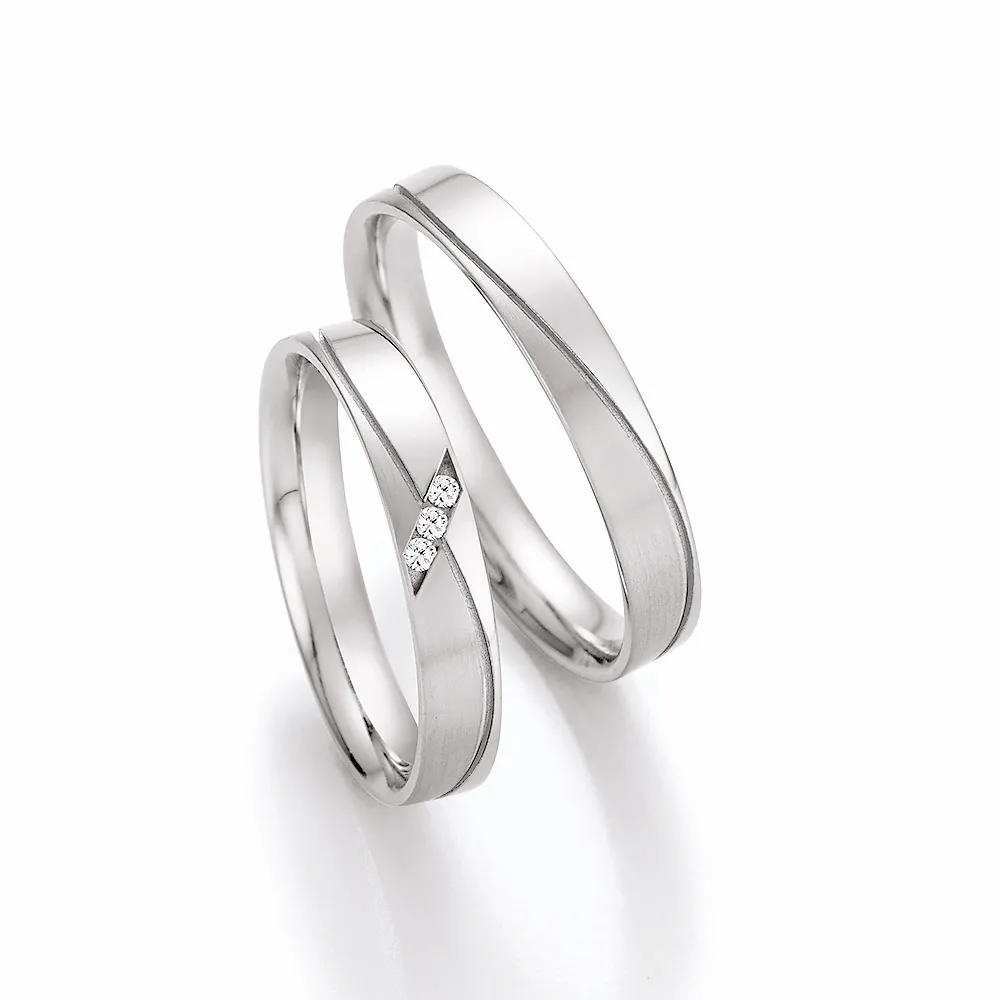 Alianzas de boda de platino con diamantes