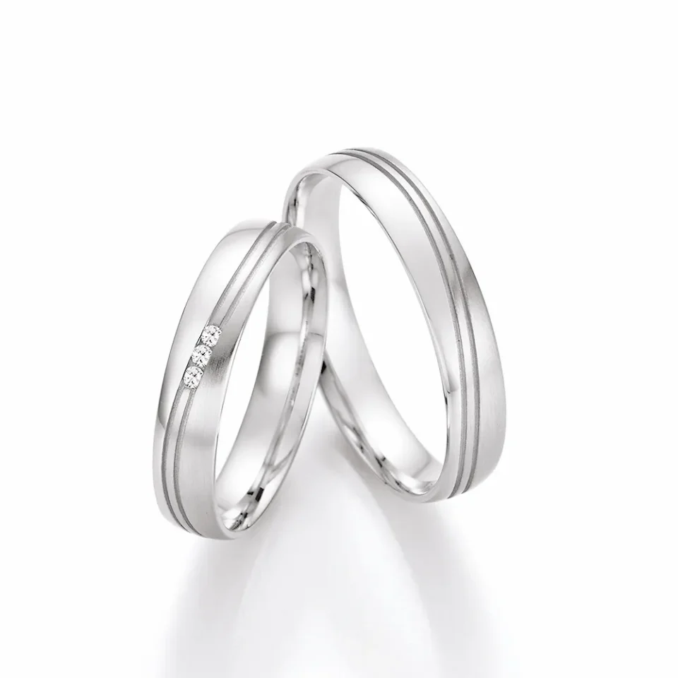 Alianzas de boda de platino con diamantes