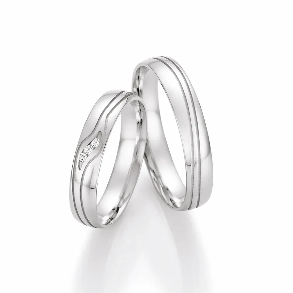 Alianzas de boda de platino con diamantes