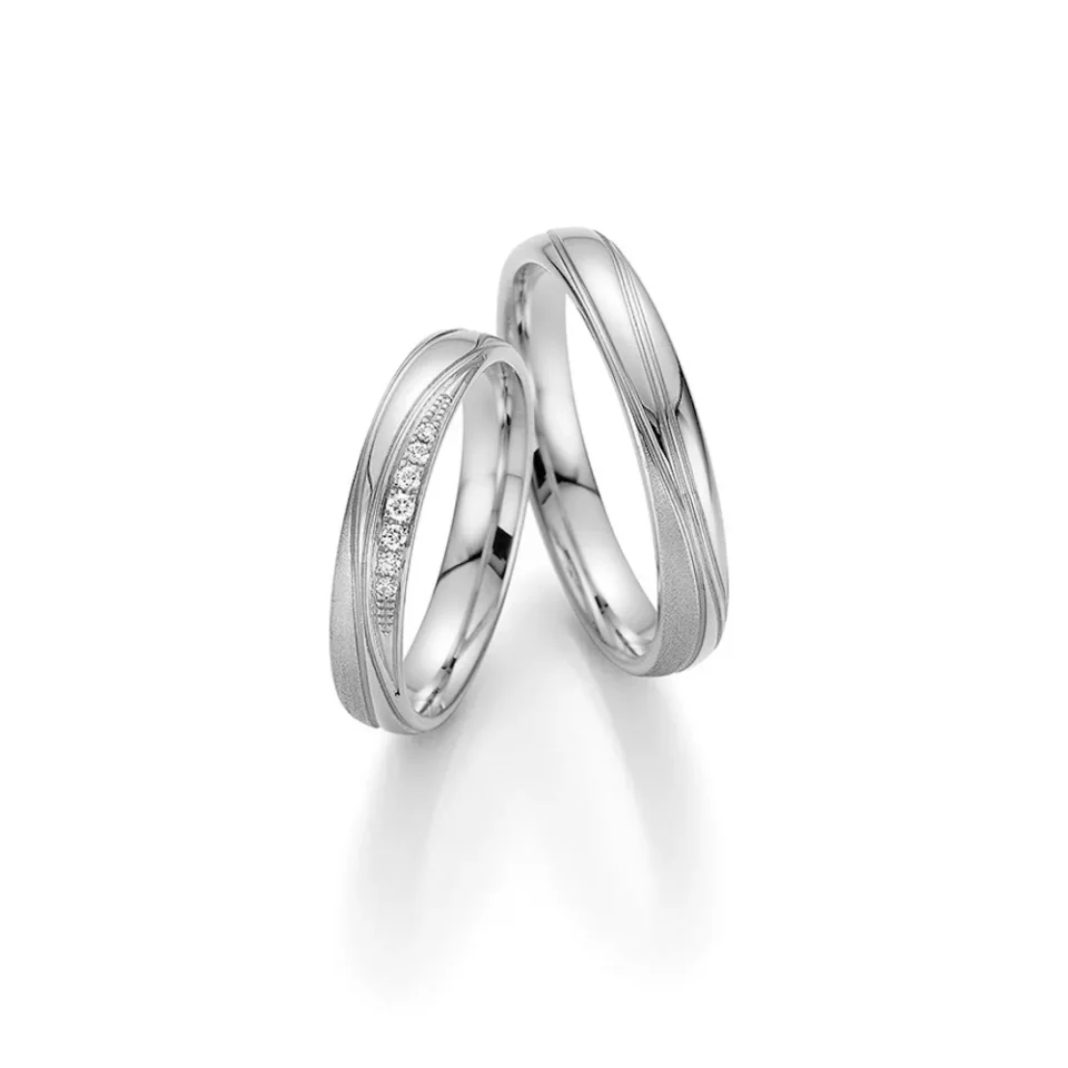 Alianzas de boda de platino con diamantes