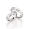 Alianzas de boda de platino con diamantes