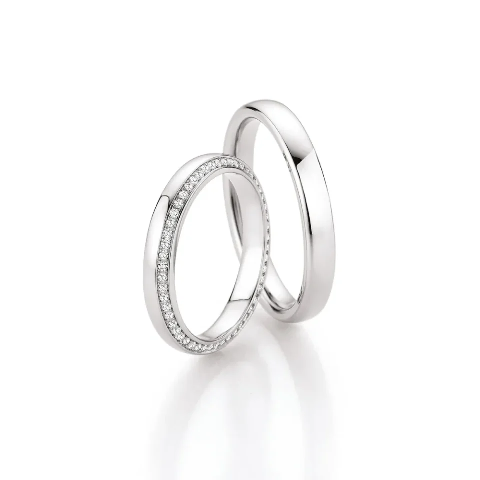 Alianzas de boda de oro blanco con diamantes