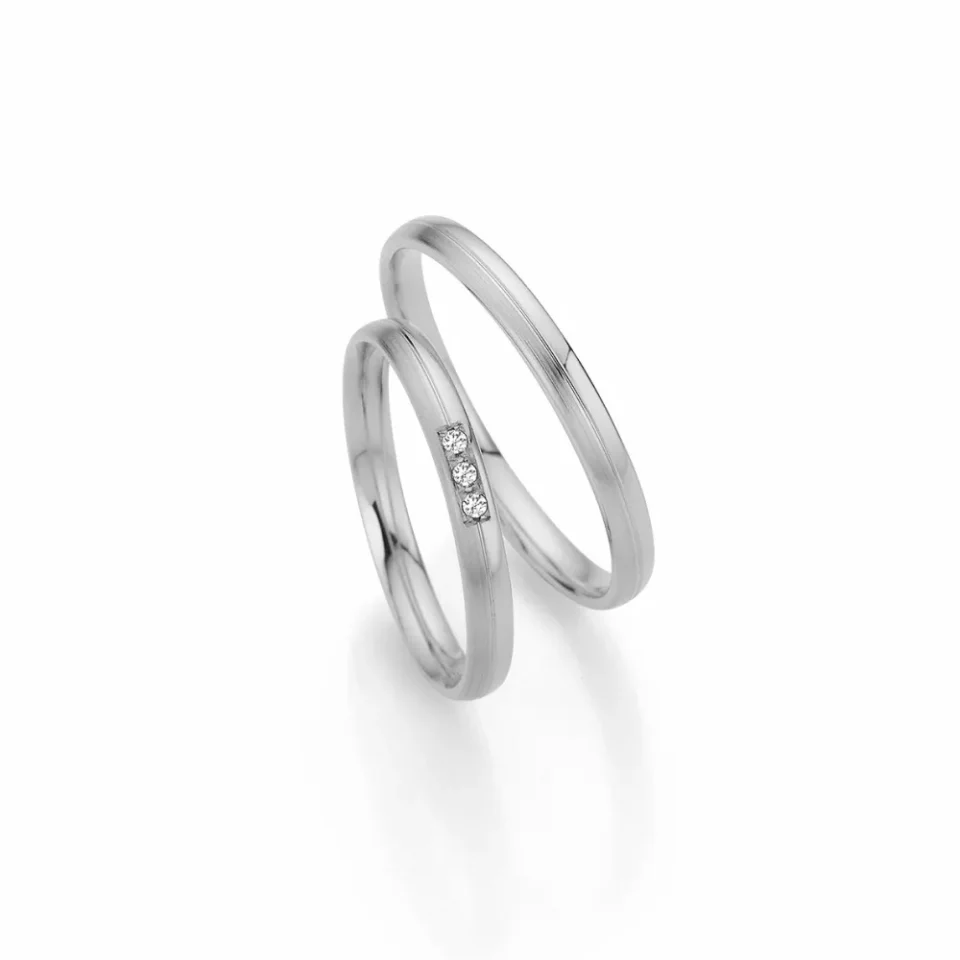 Alianzas de boda de platino con diamantes