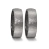 Alianzas de boda de carbono y tántalo con diamante