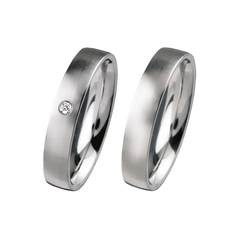 Alianzas de boda de acero con diamante