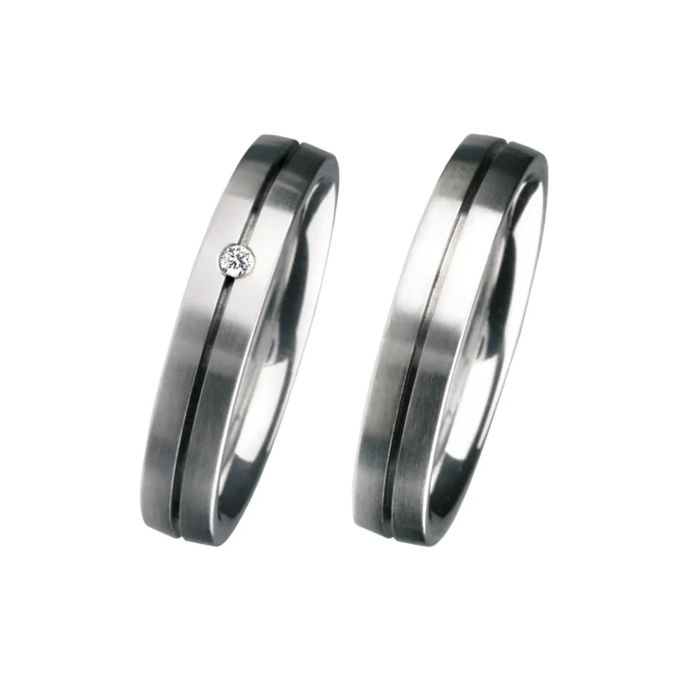 Alianzas de boda de acero con diamante