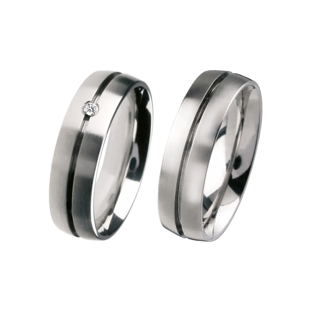 Alianzas de boda de acero con diamante