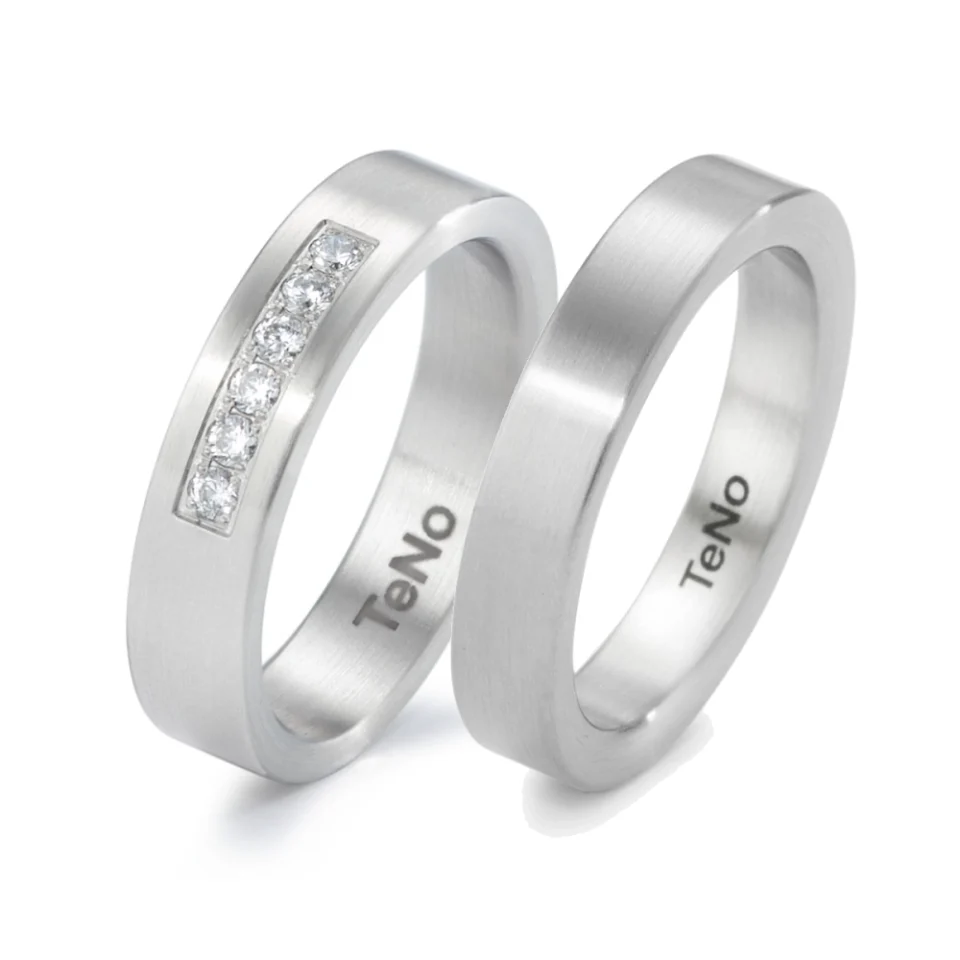 Alianzas de boda de acero con diamantes
