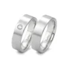 Alianzas de boda de acero con diamante