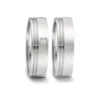 Alianzas de boda de acero con diamante