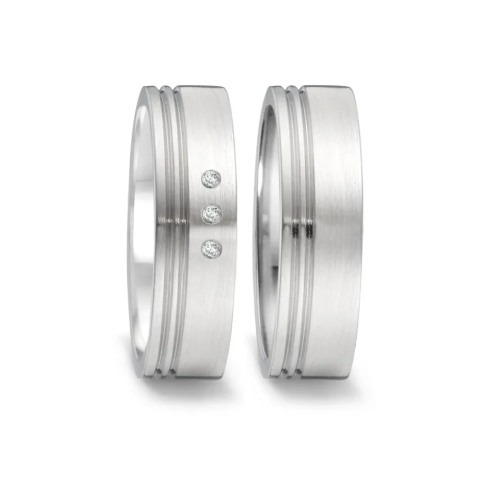 Alianzas de boda de acero con diamantes