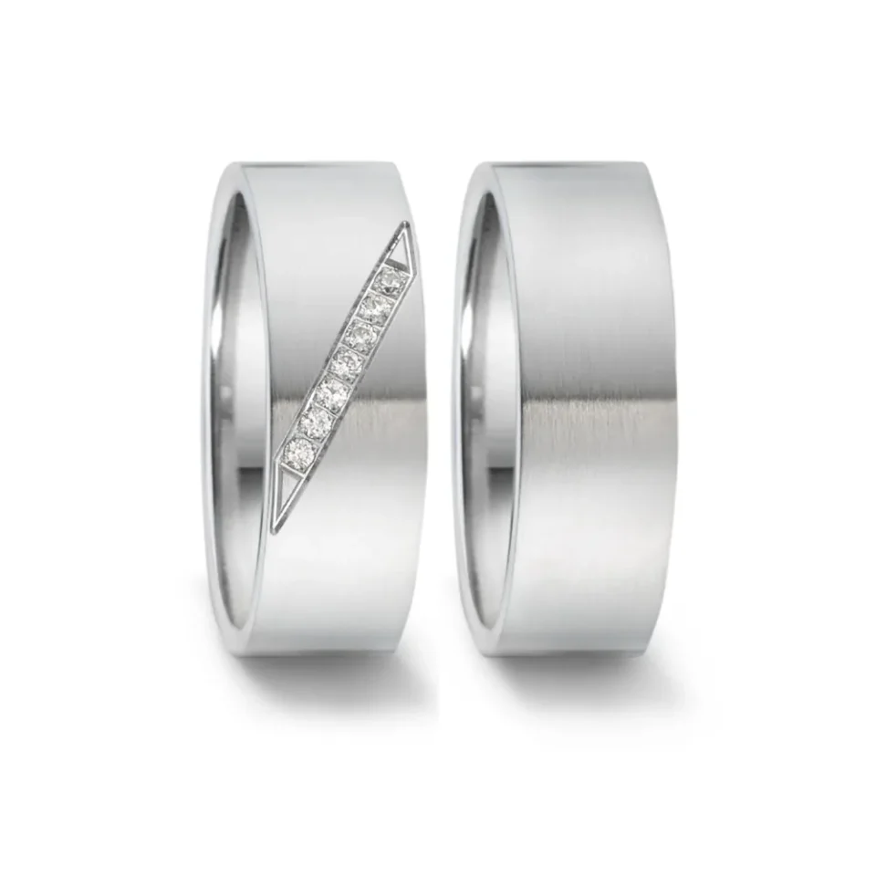Alianzas de boda de acero con diamantes