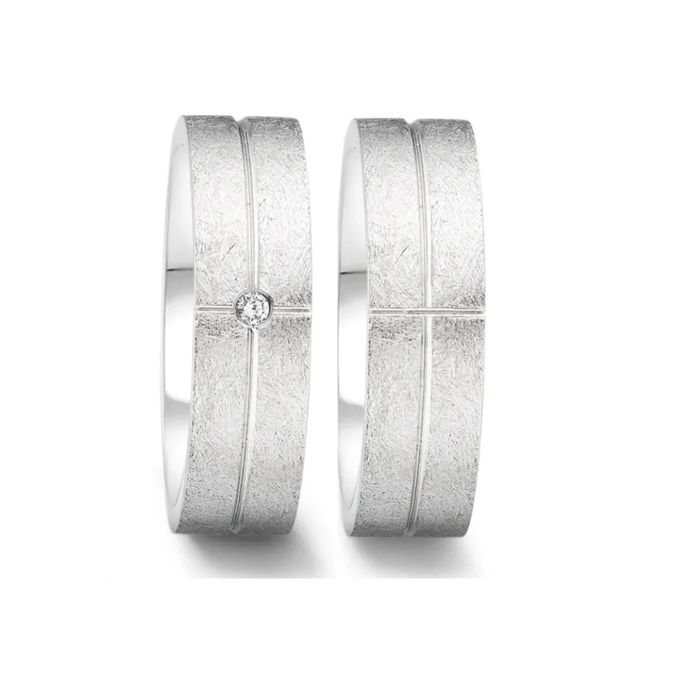 Alianzas de boda de acero con diamante