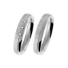 Alianzas de boda de acero y platino con diamantes