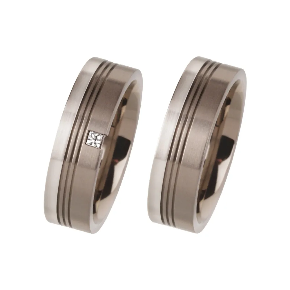 Alianzas de boda de titanio y platino con diamante