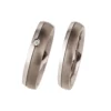 Alianzas de boda de titanio y platino con diamante