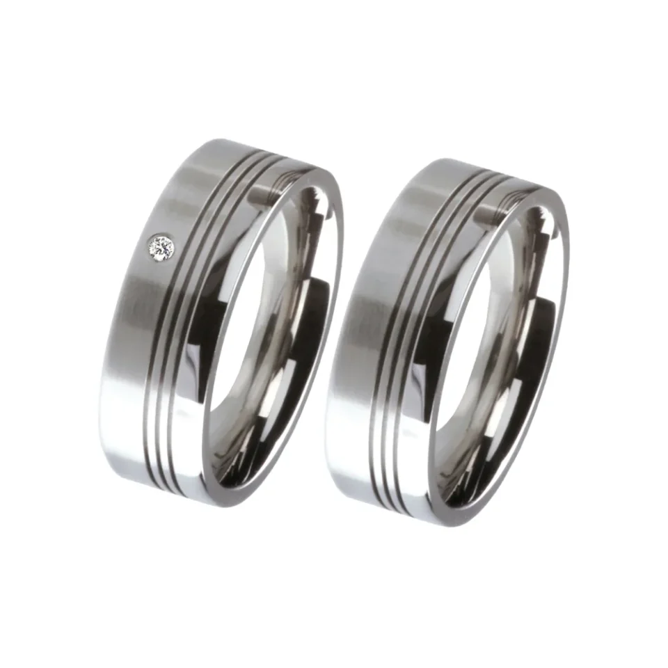 Alianzas de boda de acero con diamante