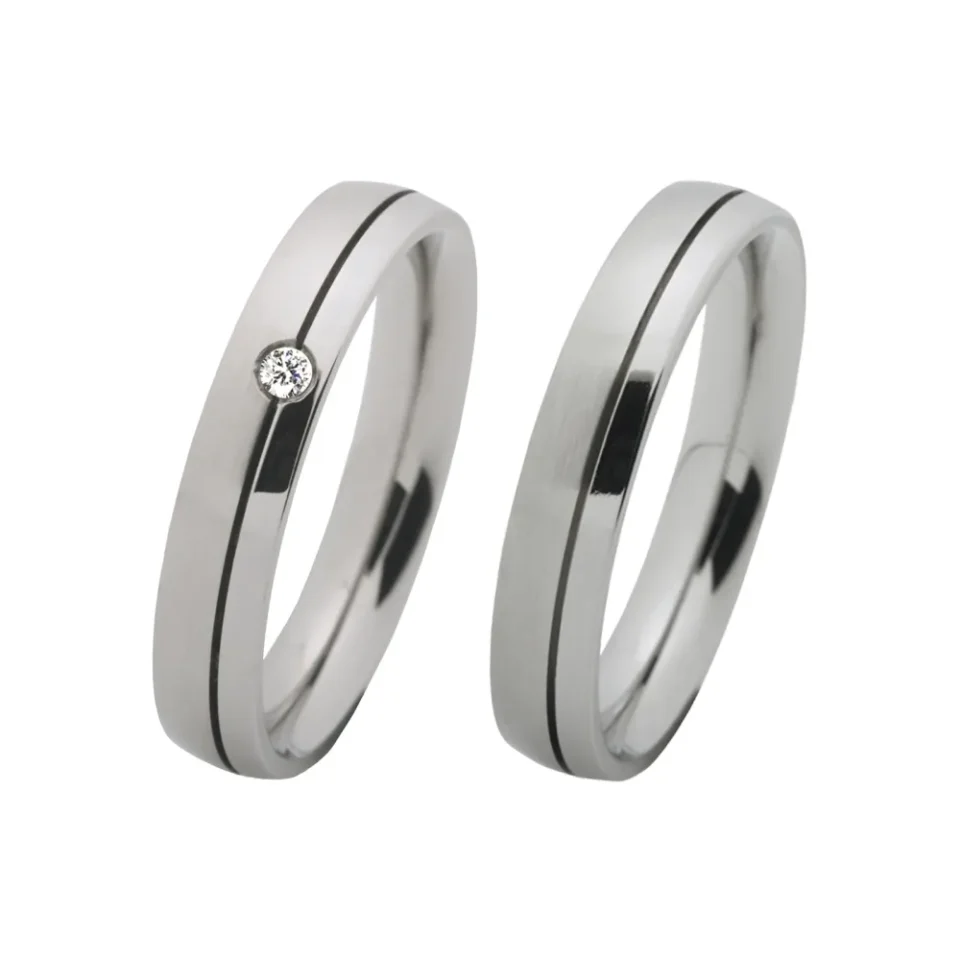 Alianzas de boda de acero con diamante