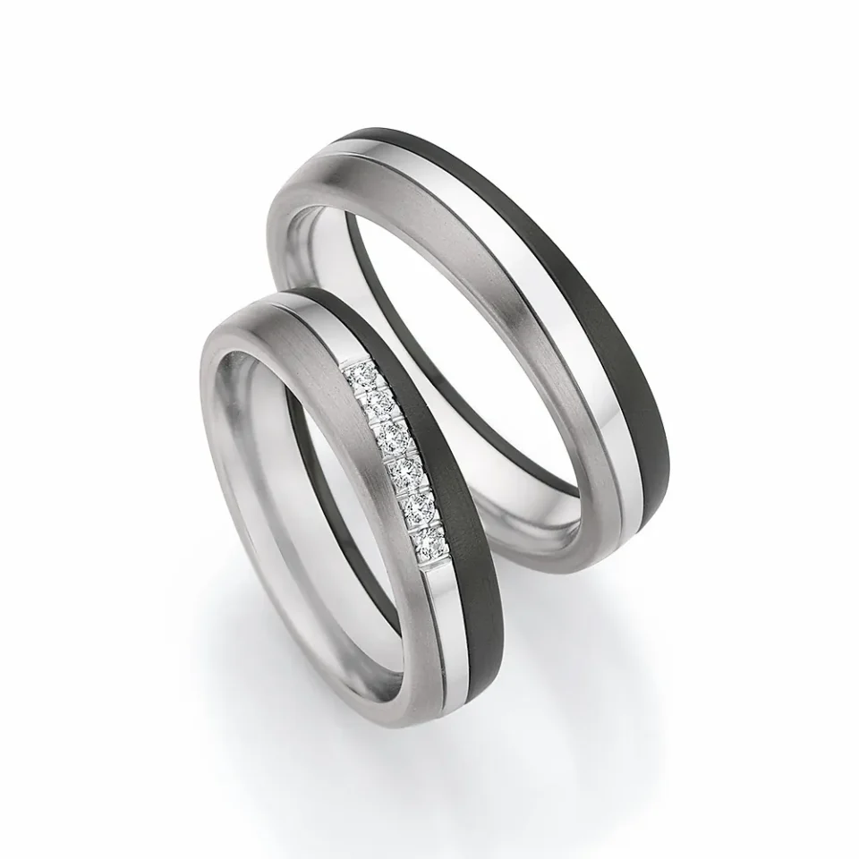 Alianzas de boda de titanio, oro blanco y zirconio con diamantes
