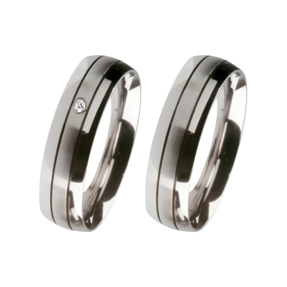Alianzas de boda de acero con diamante