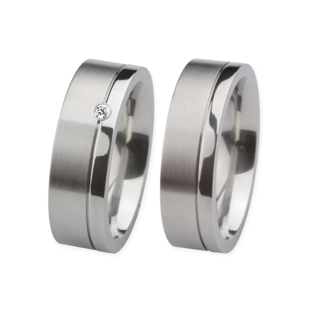 Alianzas de boda de acero con diamante