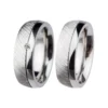 Alianzas de boda de acero con diamante