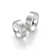 Alianzas de boda de plata con diamantes
