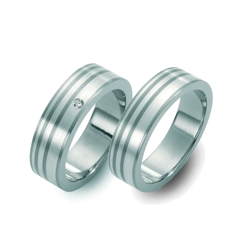 Alianzas de boda de titanio y platino con diamante
