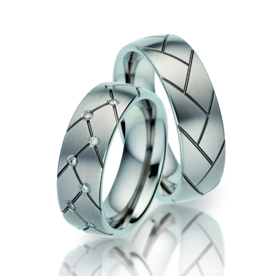 Alianzas de boda de titanio con diamantes