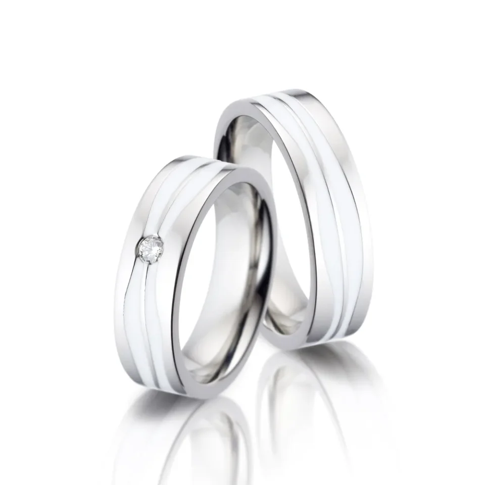 Alianzas de boda de titanio y cerámica con diamante
