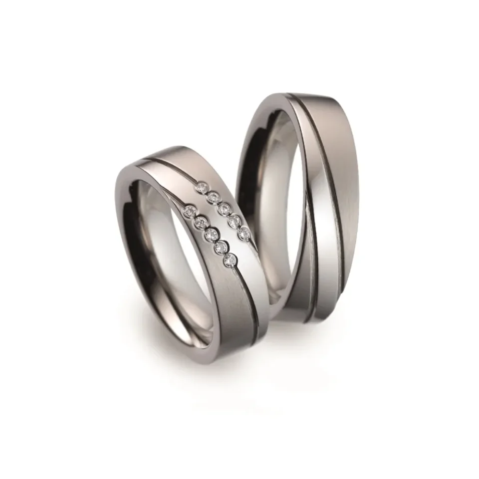Alianzas de boda de titanio con diamantes