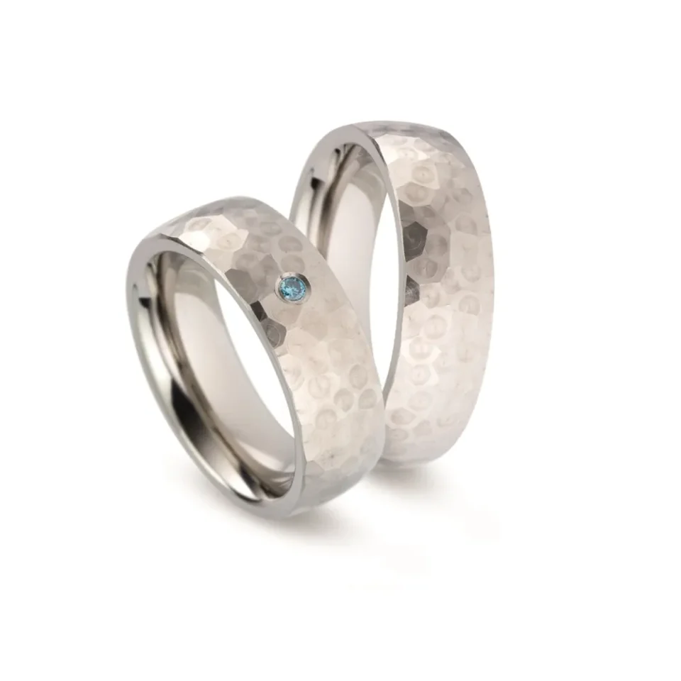 Alianzas de boda de titanio con diamante