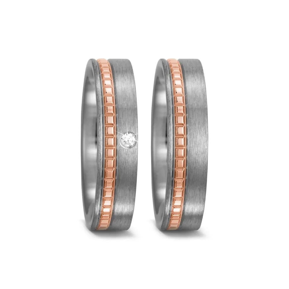 Alianzas de boda de titanio y oro rosado con diamante