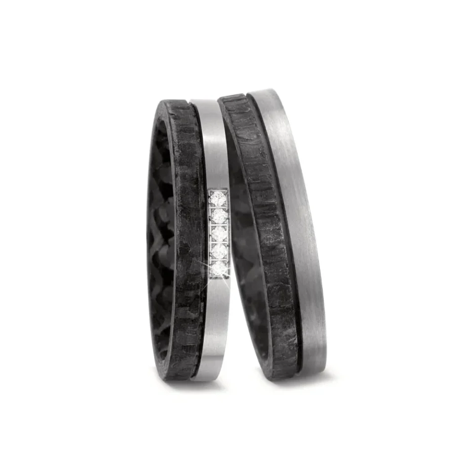 Alianzas de boda de carbono y titanio con diamantes