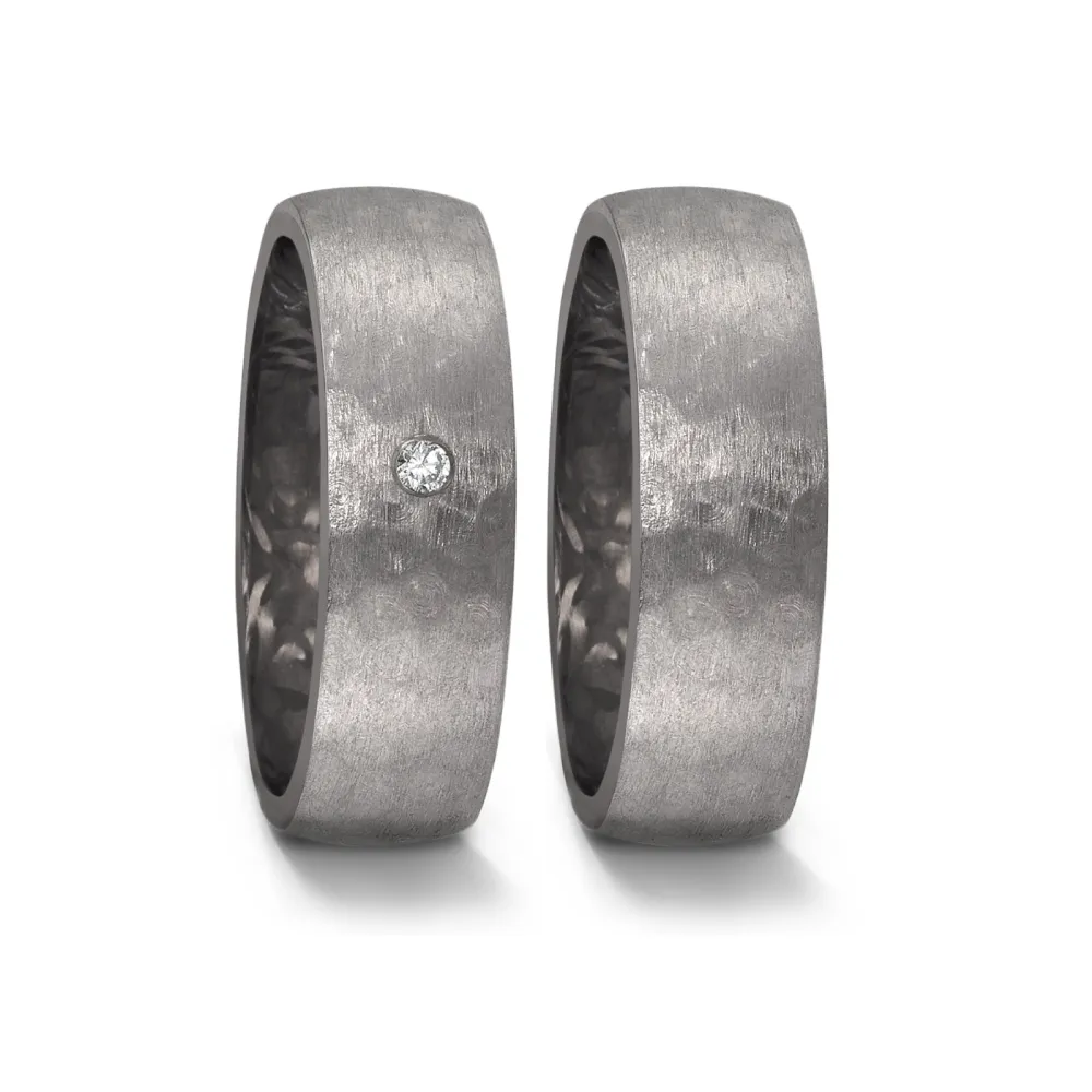 Alianzas de boda de carbono y tántalo con diamante
