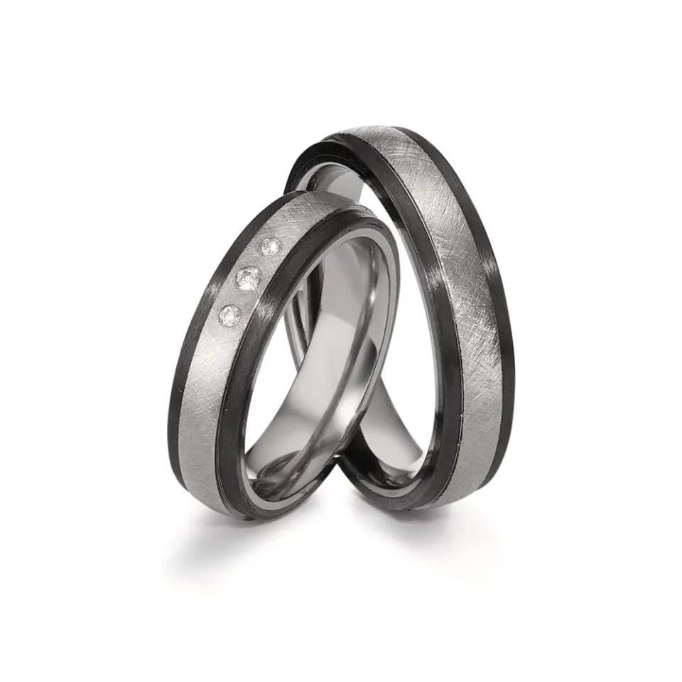 Alianzas de boda de titanio y carbono con diamantes