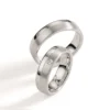 Alianzas de boda de plata con diamante