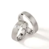 Alianzas de boda de plata con diamante