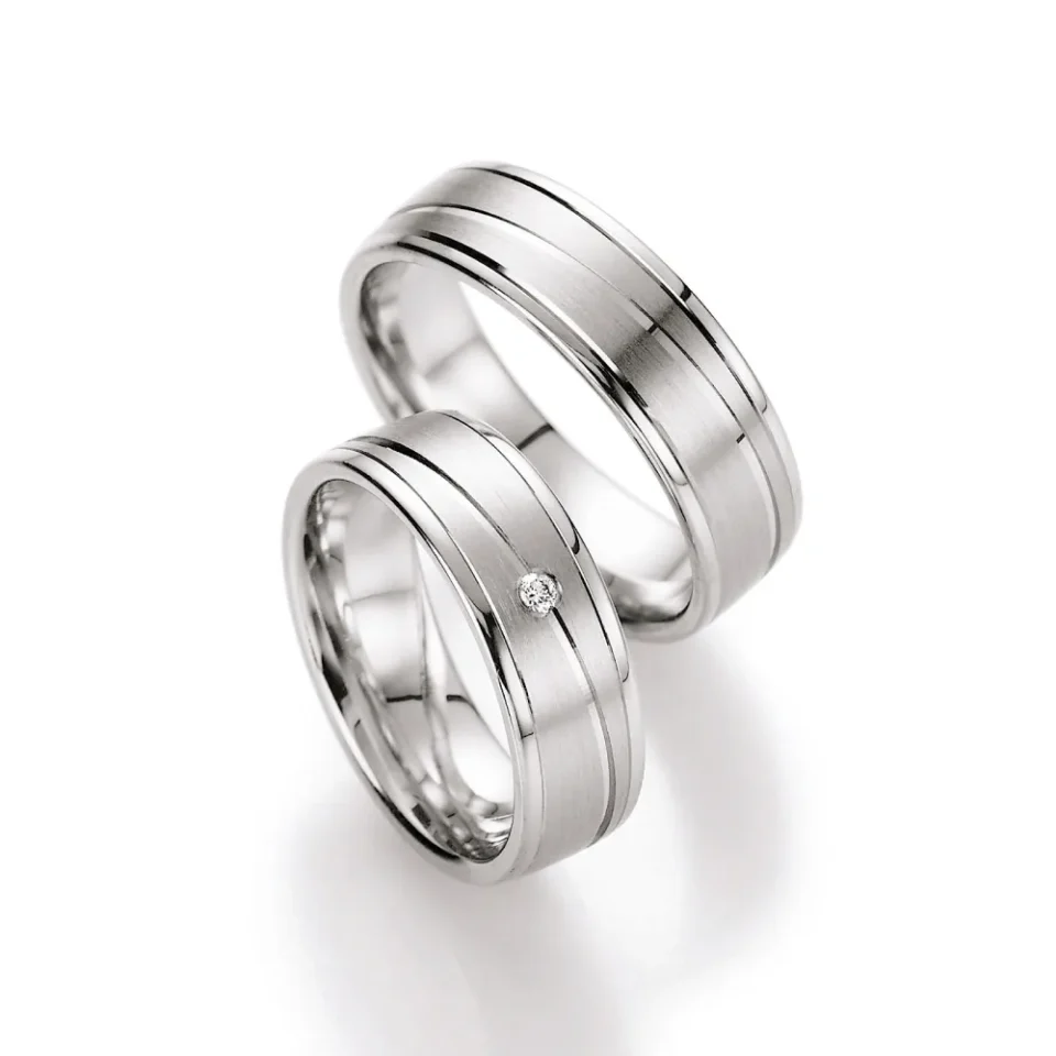 Alianzas de boda de plata con diamante